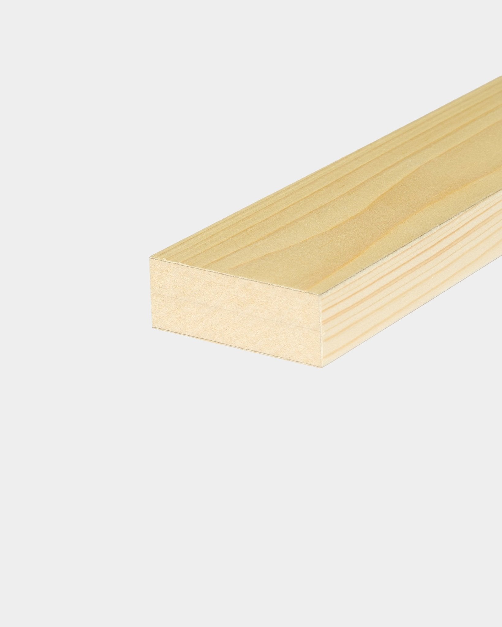 WoodUpp Endlamelle / Alp, 6,7 cm: hell getönte Holzleiste mit sichtbarer Maserung, entwickelt für Akupanel Akustikpaneele, dargestellt vor schlicht weißem Hintergrund.