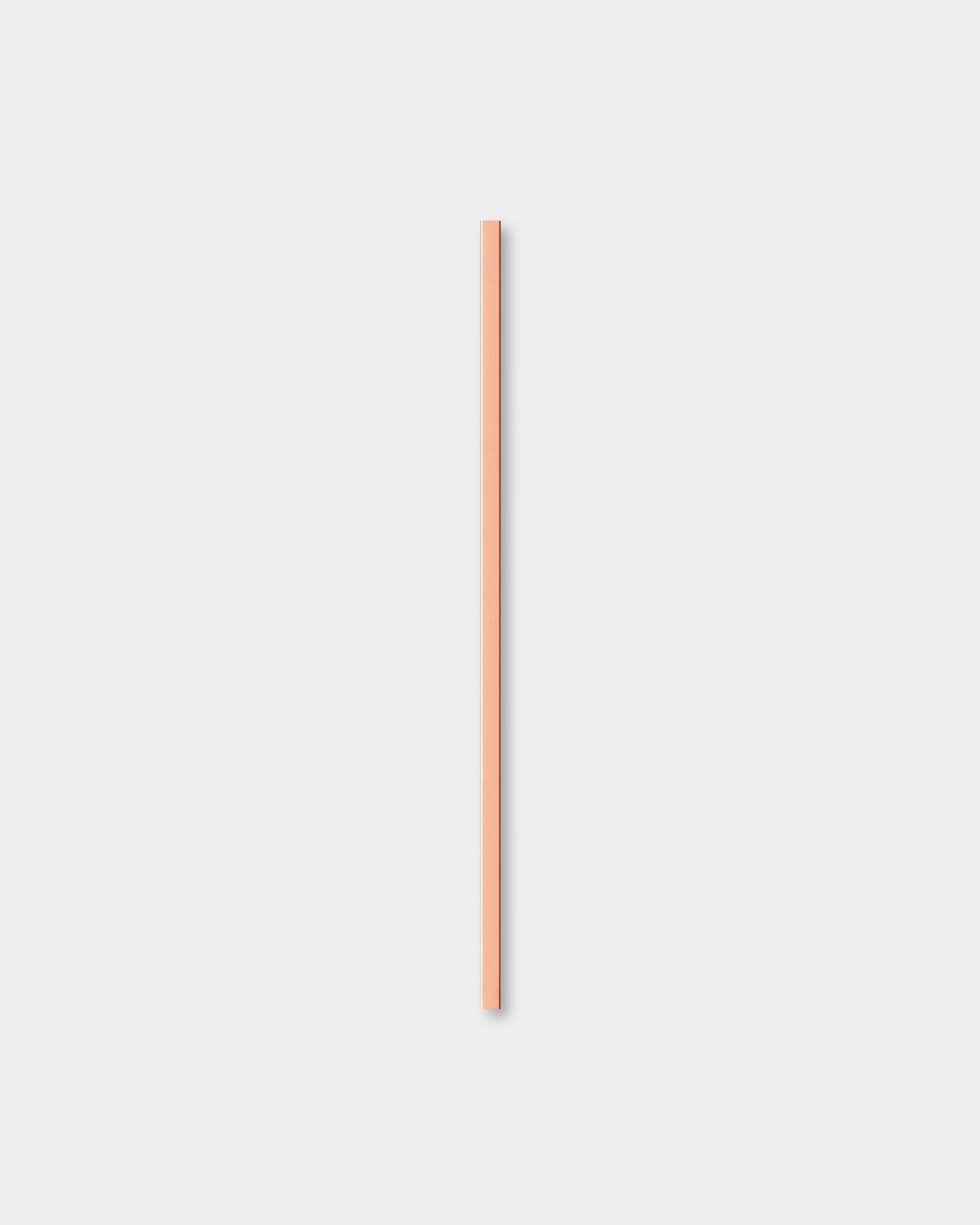 WoodUpp Liva Cover in Copper, 120 cm, ein helles Accessoire aus brown Holz, das für die Verwendung mit akustischen Holzpaneelen Nordic Akupanel als minimalistischer Akzent entworfen wurde.