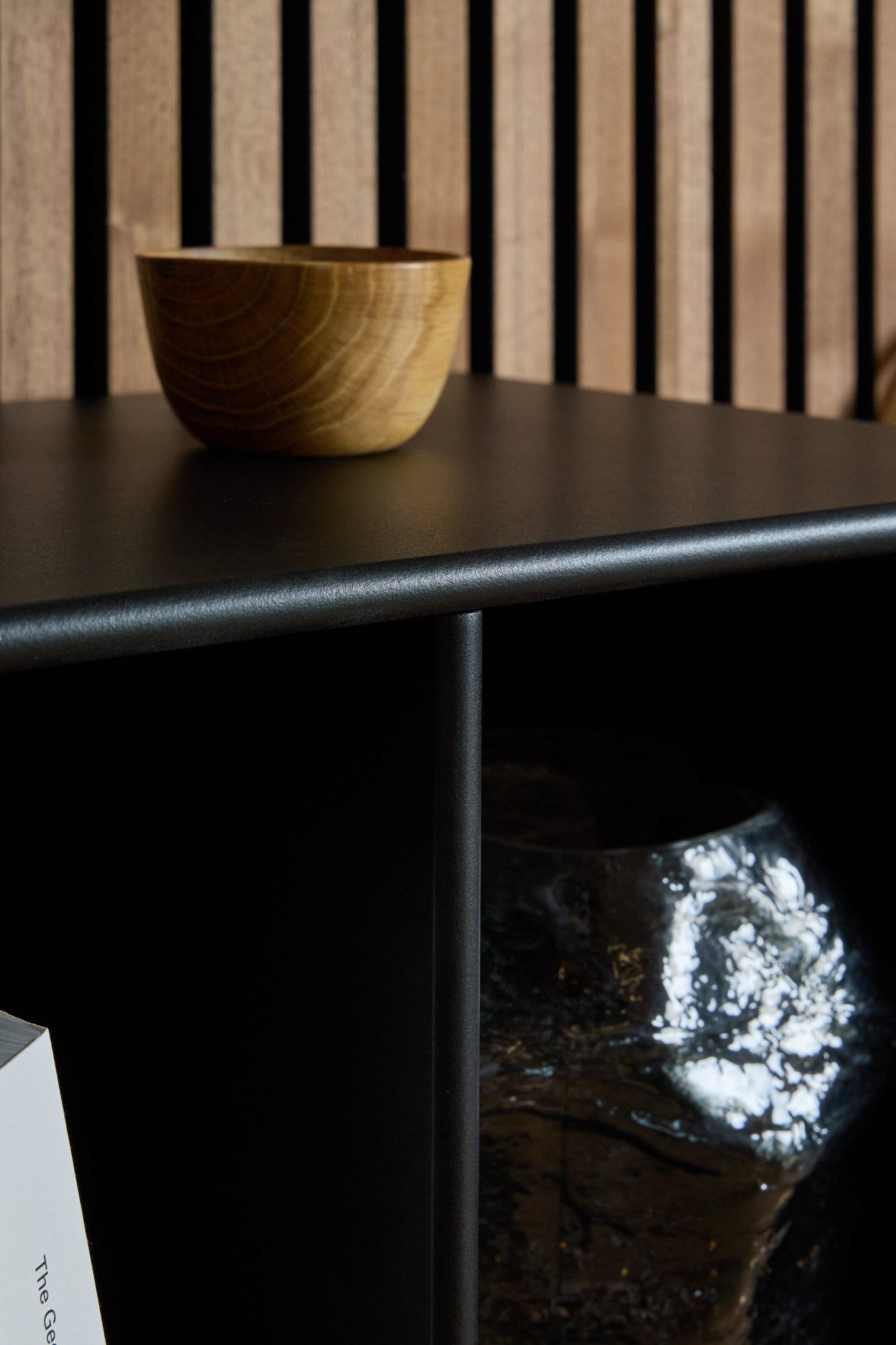 Arka | Bookcase / Black