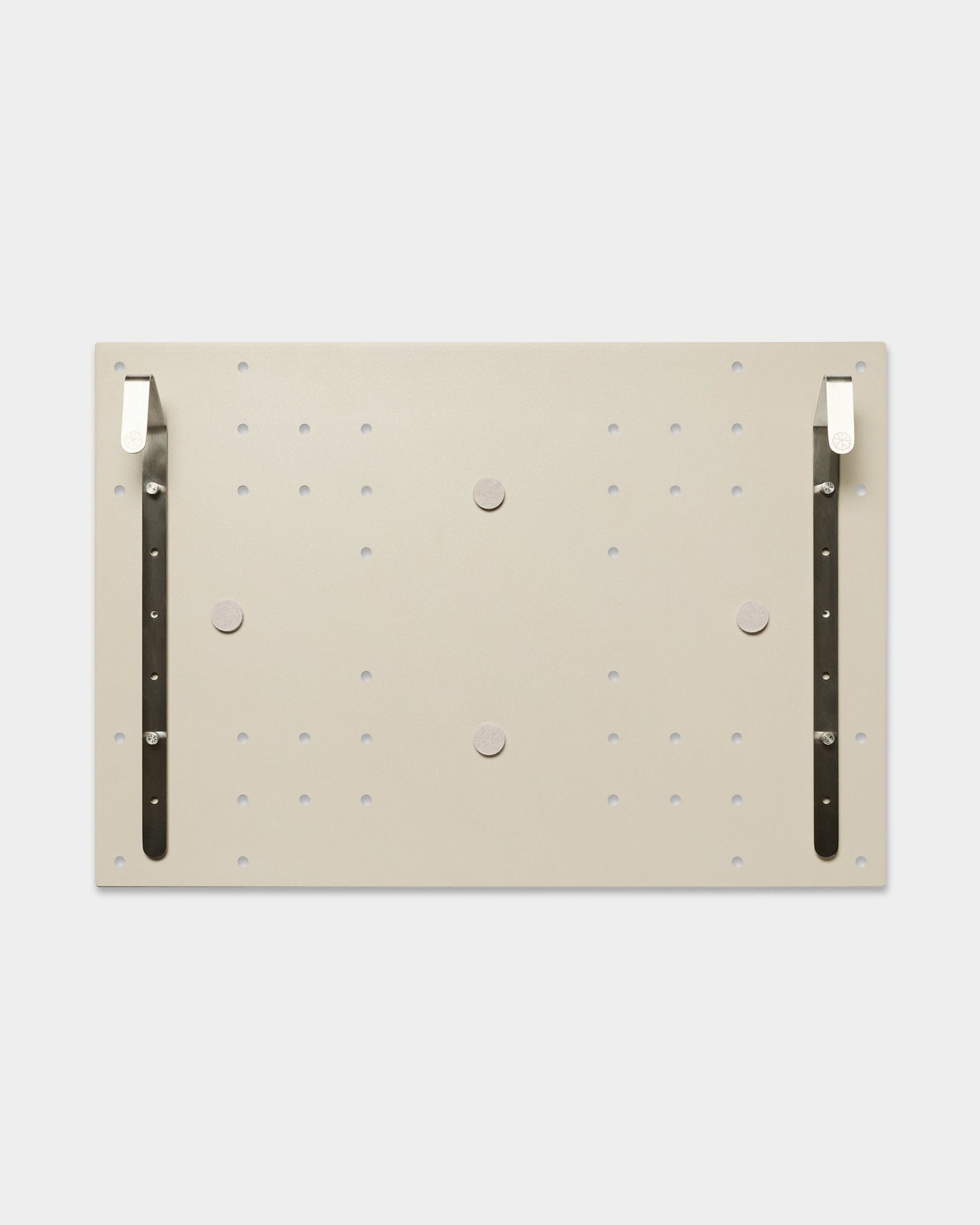 WoodUpp Nell TV-Mount/BM1 in beige (64x44 cm), kompatibel mit dem EMBRACE BM1 Raumteiler, verfügt über zwei vertical Halterungen für eine höhenverstellbare TV-Montage, ganz ohne Wand.