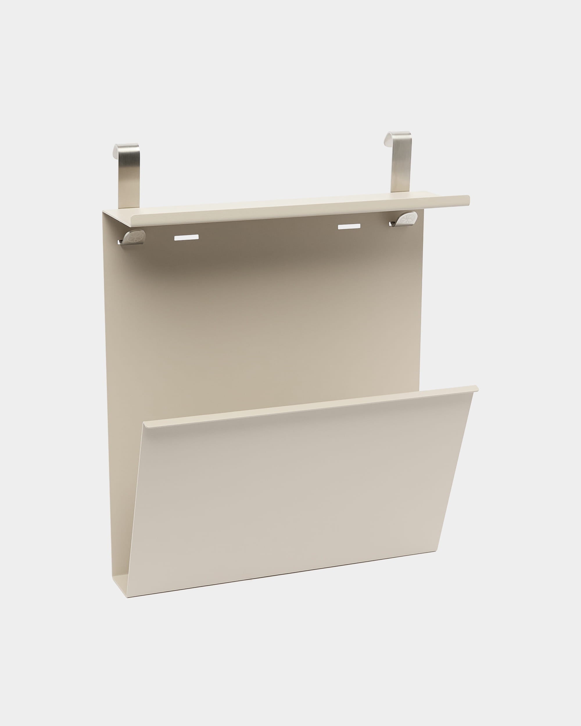 WoodUpp Nell Schuhaufbewahrung in beige mit pulverbeschichtetem Organizer in steel, integrierter Ablage und schrägem Fach, entwickelt für die Nutzung über der Tür.