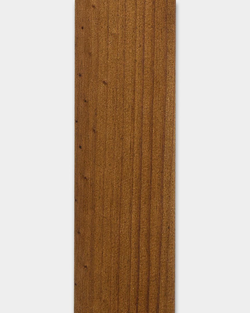 WoodUpp Aluwood geöltes Brown Lamellen-Fassadenpaneel (240 x 4 x 1,8 cm) für Hauswände oder Außenecken, mit glatter Oberfläche und sichtbarer Holzmaserung.